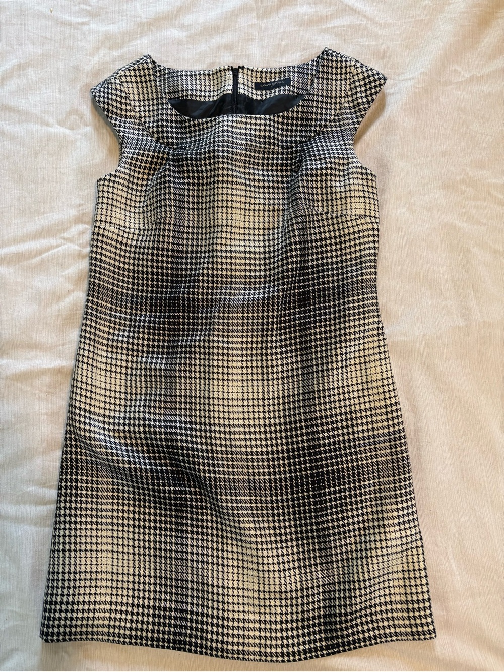 Banana Republic Black and White Houndstooth Cap-Sleeve Sheath Dress
